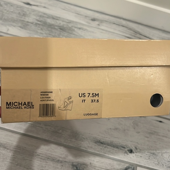 Michael Kors - Picture 3 of 6